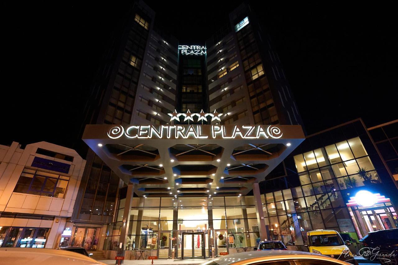 Central Plaza Hotel เปียตราเนียมซ์ ภายนอก รูปภาพ